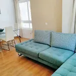 Lägenhet Modern 80 M² + Balcony