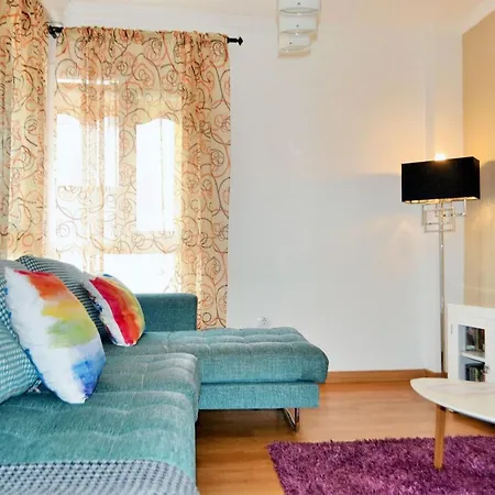 Modern 80 M² + Balcony Appartement *