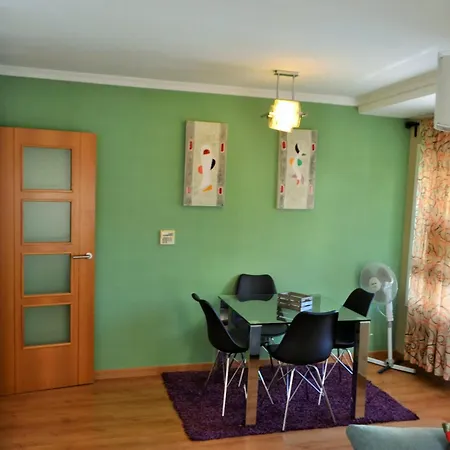Modern 80 M² + Balcony Appartement *